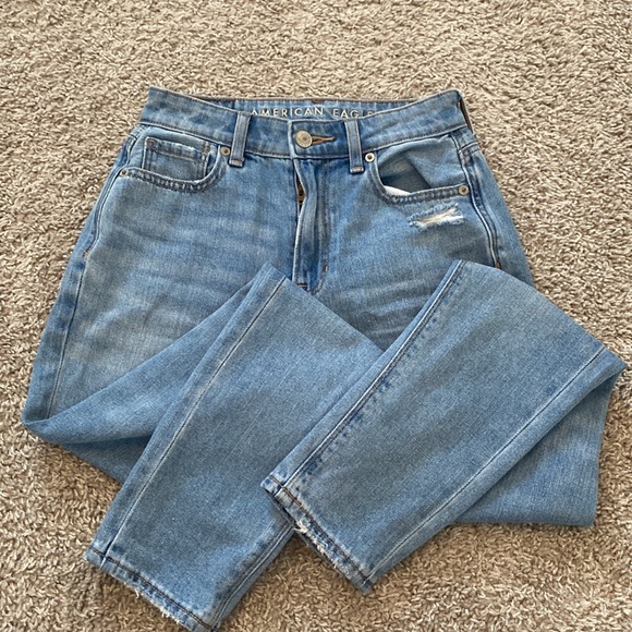 American Eagle Ripped Jeans - Picture 3 of 4